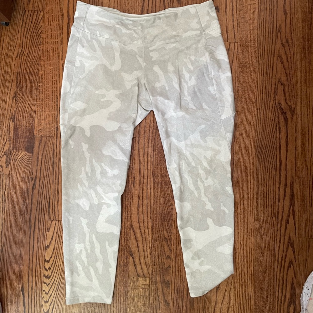 White camo leggings